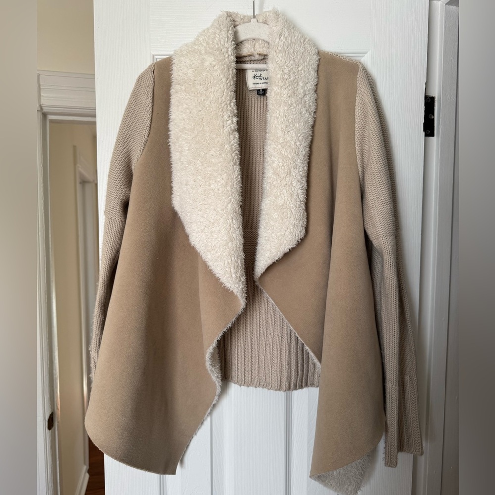 🥰3/$25 COTTON ON Tan and Cream Faux Fur Cardigan
